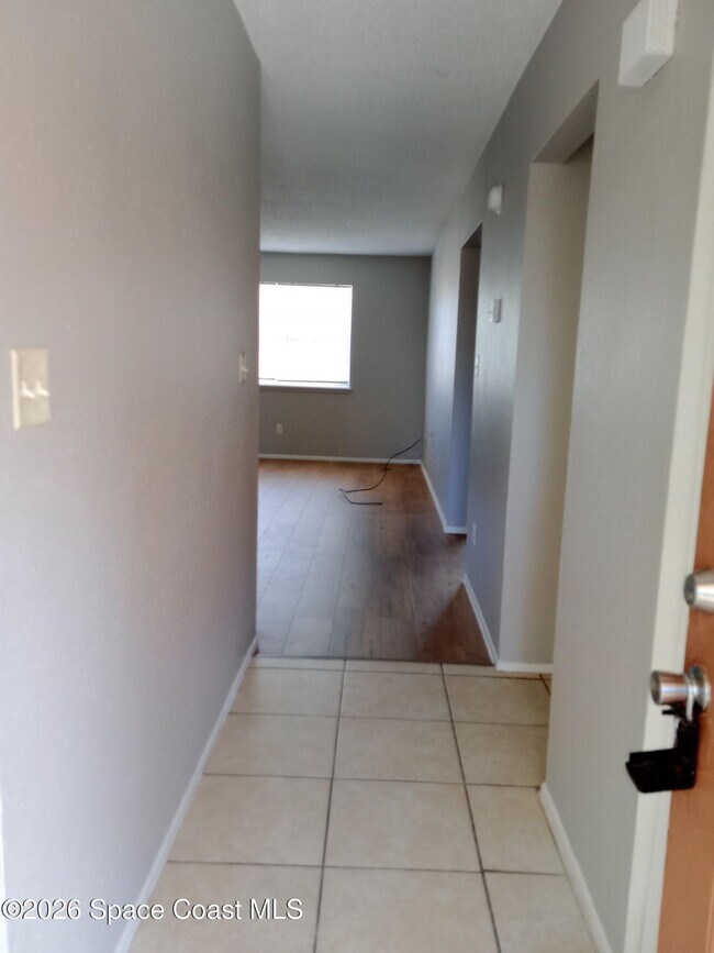 Building Photo - 2190 Knox McRae Dr