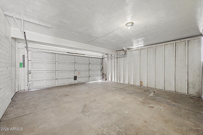 Building Photo - 7014 W Palo Verde Dr