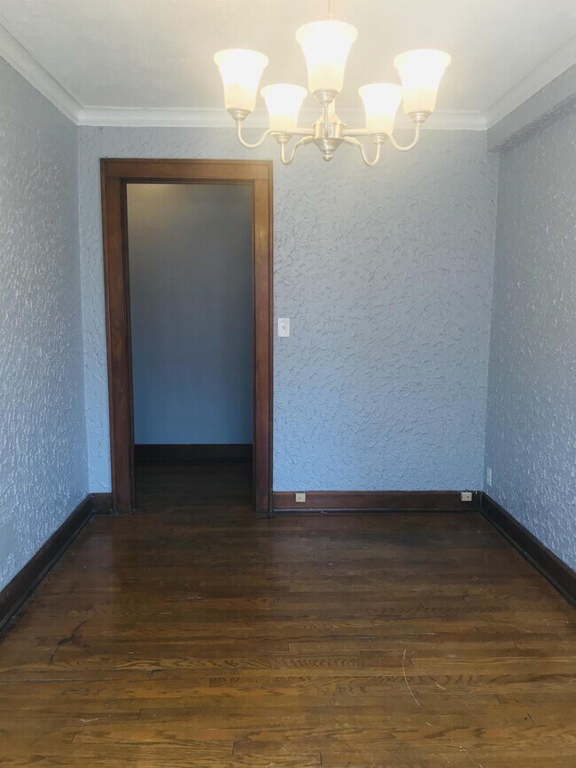 Building Photo - 727 N Capitol Ave