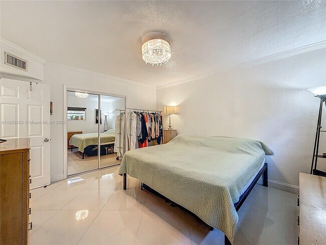 Building Photo - 2600 S Ocean Dr