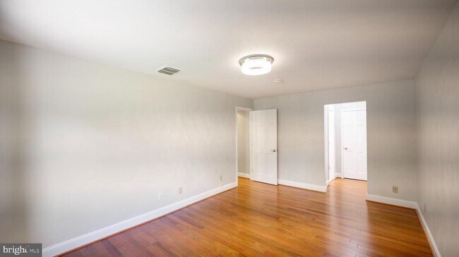 Building Photo - 4970 Battery Ln