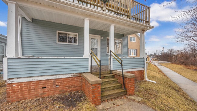 Building Photo - 1526 Ontario Ave