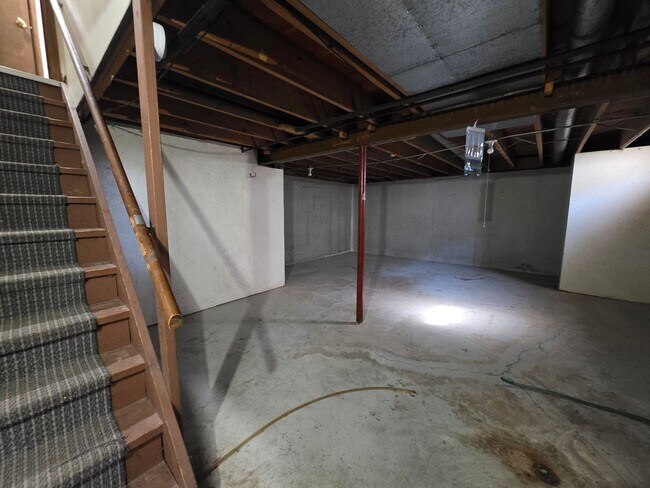 Building Photo - 1263-1265 Meadow Ln