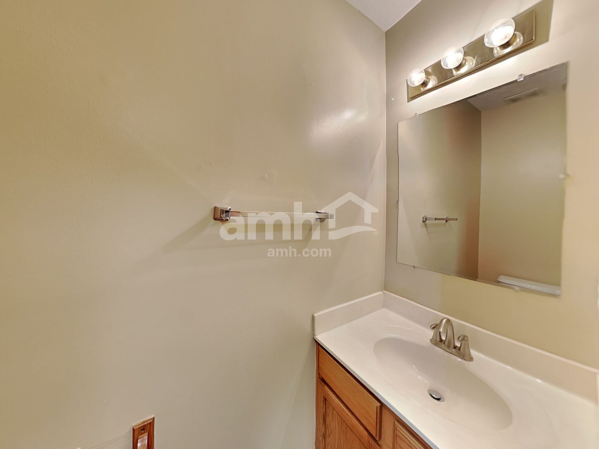 Building Photo - 1840 Pine Grove Pl