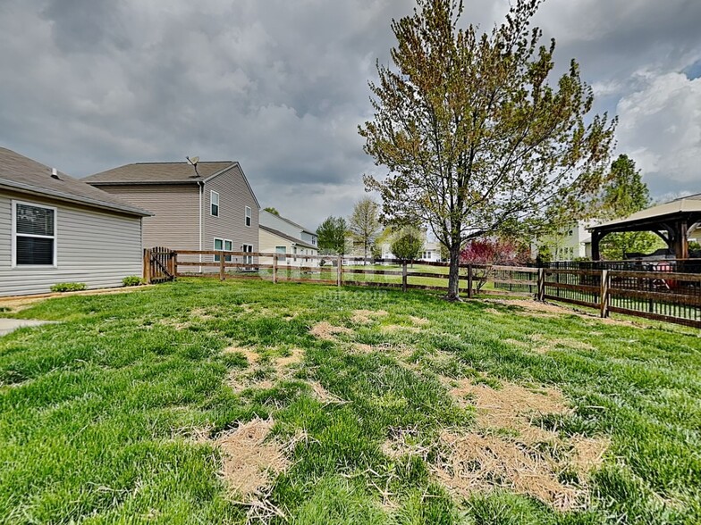 Building Photo - 469 Hennepin Dr