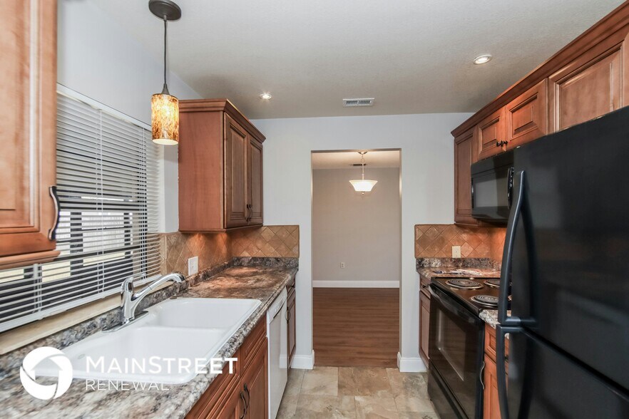 Building Photo - 1298 Robbinswood Dr