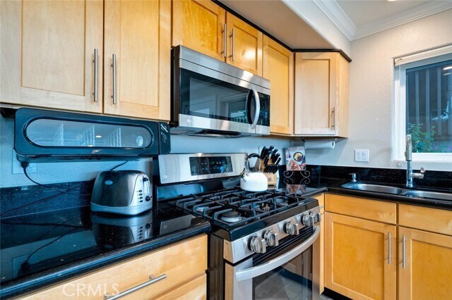 Building Photo - 174 Cliff Dr