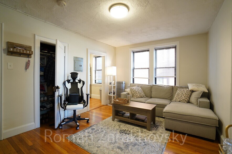 Building Photo - 431 Broadway