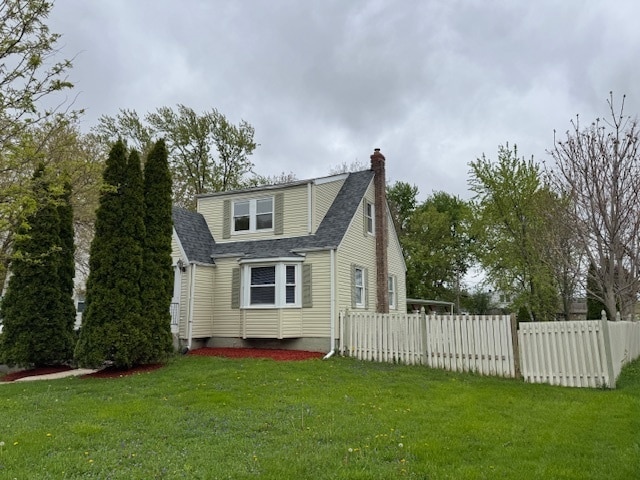 Building Photo - 147 Country Club Dr