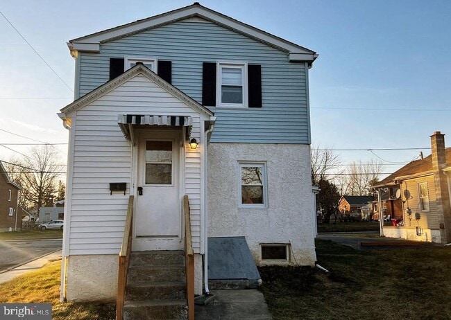 Building Photo - 302 E Howard St