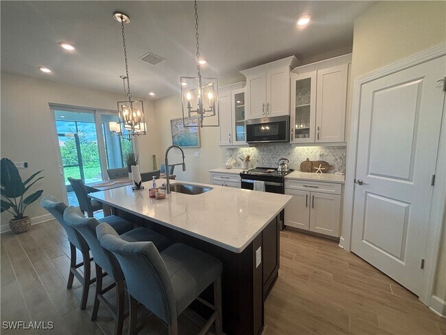 Building Photo - 483 Daylily Blvd