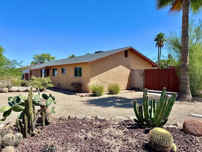 Building Photo - 6607 E Sheridan St