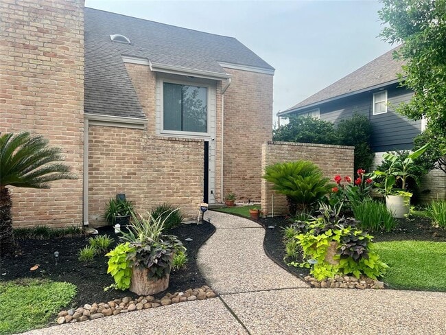 Building Photo - 6726 Saffron Hills Dr