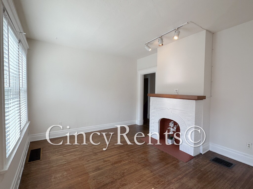 Building Photo - 3570 Edwards Rd