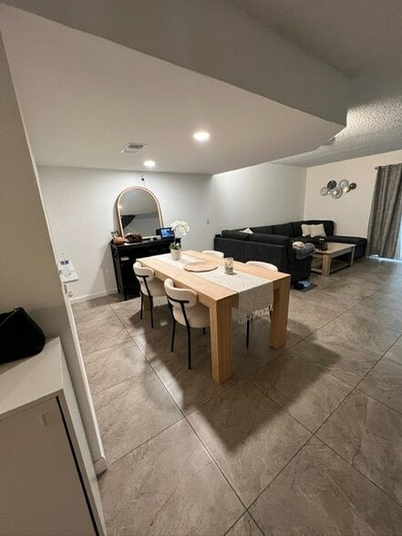 Building Photo - 3701 Savoy Ln