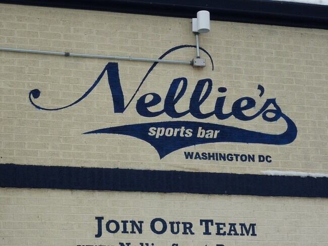 Building Photo - 1921 9 1/2 St NW