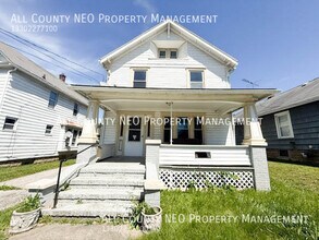 Building Photo - 859 Brown St
