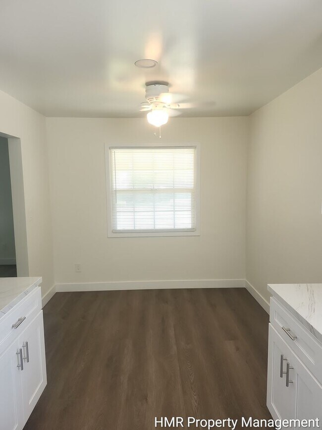 Building Photo - Beautifully Updated Single-Story Home