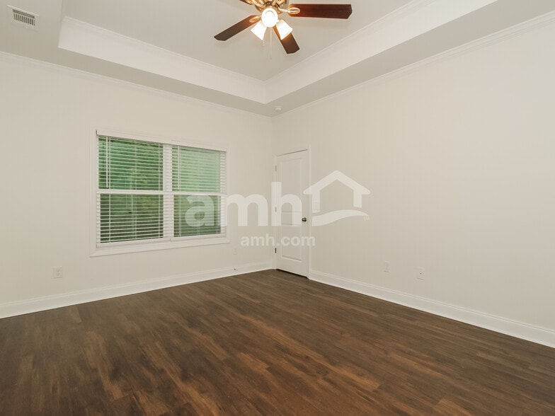 Building Photo - 121 Coulter Woods Dr