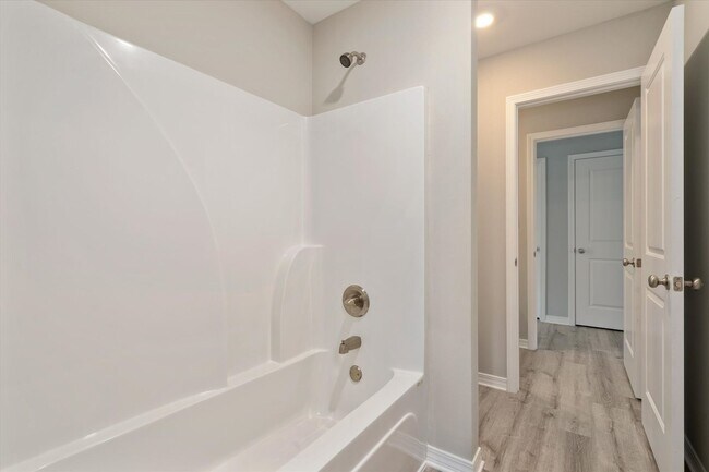 Building Photo - 4 Bedroom Beauty in Foley