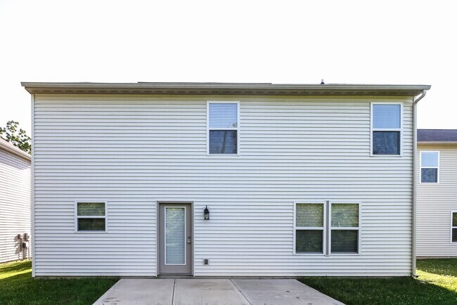 Building Photo - 2405 Woodfield Blvd