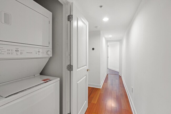 Building Photo - 1354 Euclid St NW