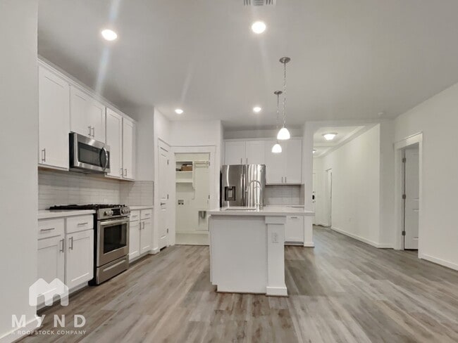 Building Photo - 15307 Grenadine Bloom Cv