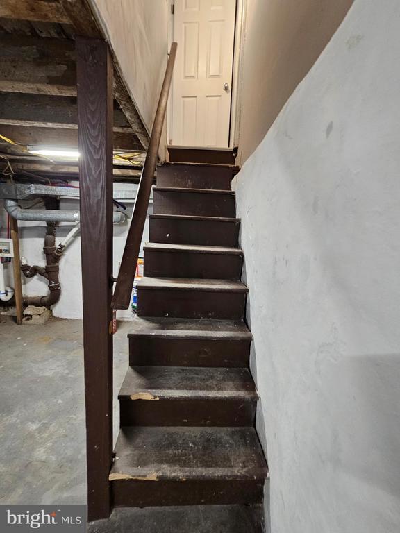 Building Photo - 1847 E Lippincott St