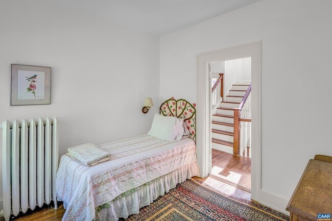 Building Photo - 502 Park Hill