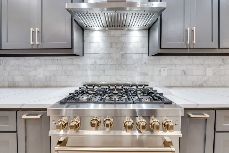 Building Photo - 5406 Vanderbilt Ave