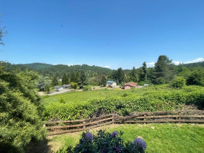 Building Photo - 27 Acres of Private Valley Remodeled Home In Damascus 3Bd/3Ba with Basement!!! Beautiful Deck wit...