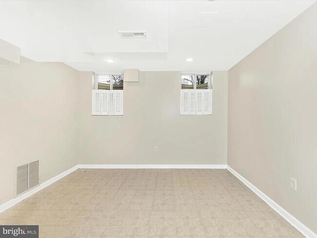 Building Photo - 1713 Dearbought Dr