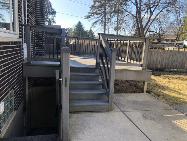 Building Photo - 2004 Milton Ave