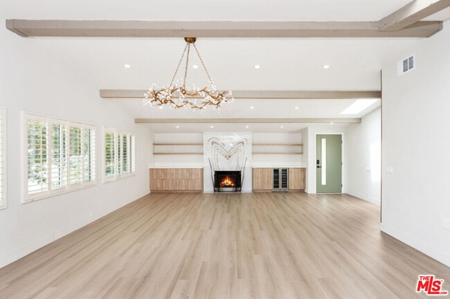 Building Photo - 1190 Bienveneda Ave