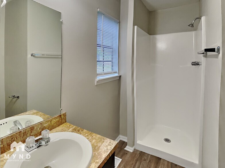 Building Photo - 6500 Kathy Cir