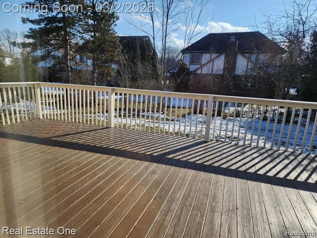 Building Photo - 492 Buttercup Dr