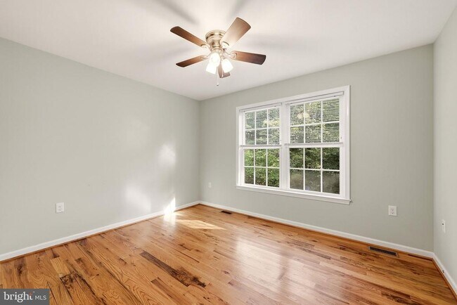 Building Photo - 101 Brier Rabbit Ct