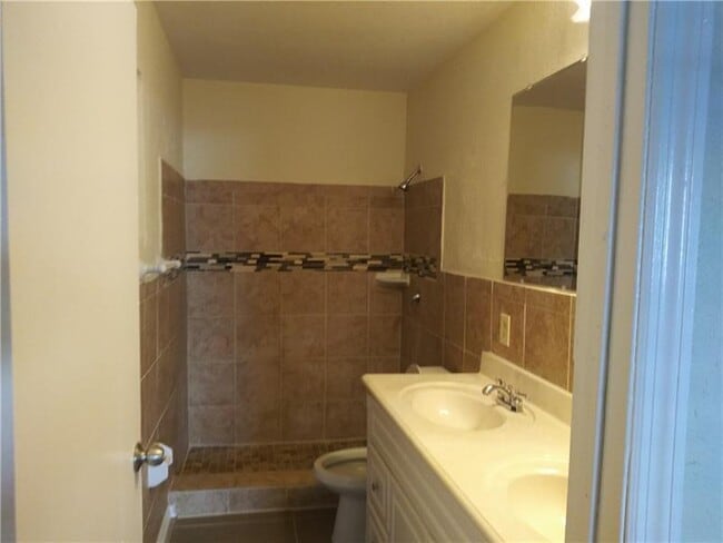 Building Photo - 2701 NW 21st St