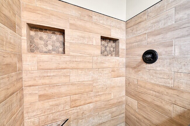 Building Photo - $2,195.00 - 3 Bedrooms, 2 Bathrooms, Singl...