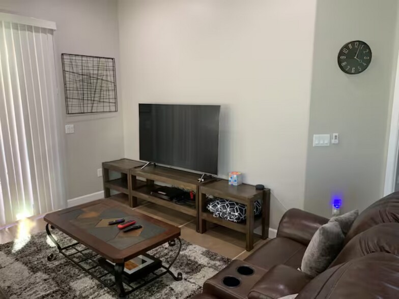 Building Photo - 4261 N Red Sun Pl