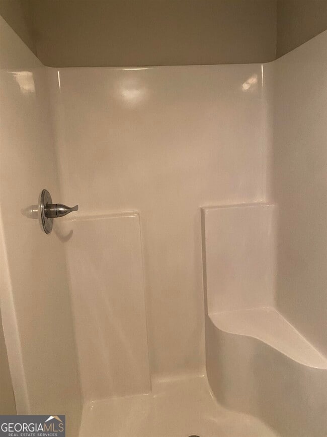 Building Photo - 103 Juniper Ln