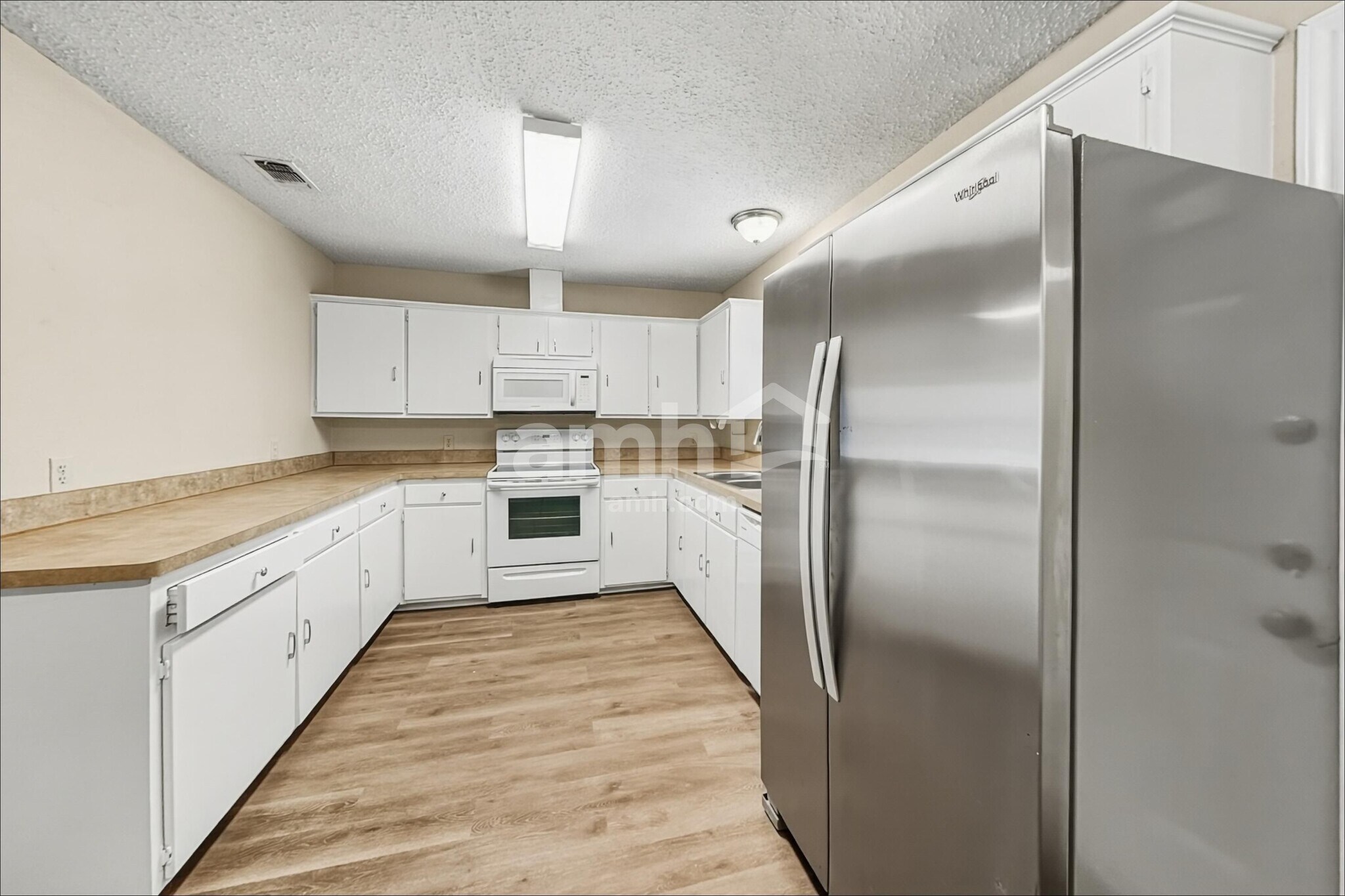 Building Photo - 105 S Winding Oaks Dr