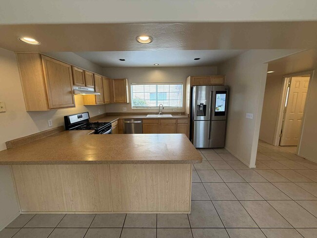 Building Photo - 500 N Forgeus Ave