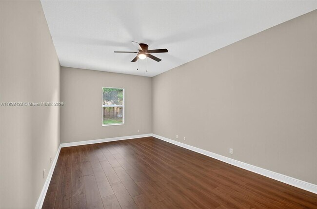 Building Photo - 1729 11th Ave N