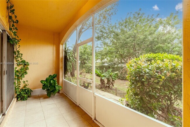 Building Photo - 6455 Catalina Ln