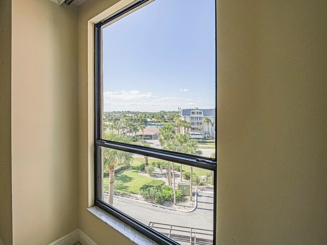 Building Photo - 4600 Jimmy Buffett Mem Hwy