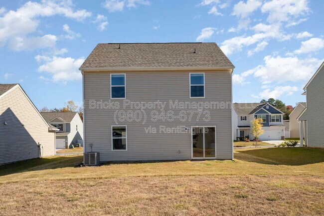 Building Photo - 2222 Transatlantic Ave