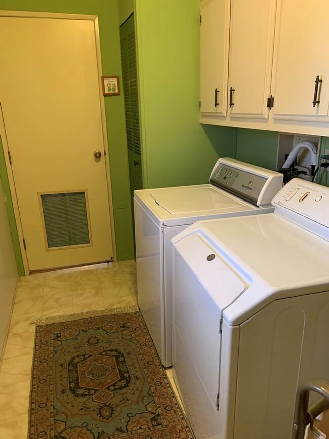 Building Photo - **Senior Community 55+ and Older** Large Home with Views!