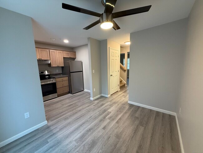 Building Photo - 145 Lantern Park Dr