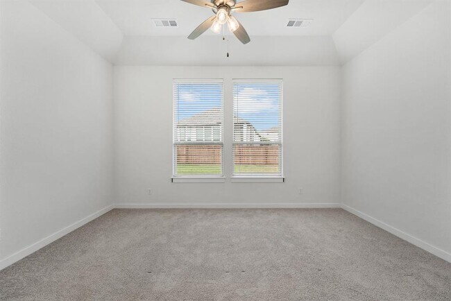 Building Photo - 22600 Fountaingrass Ln